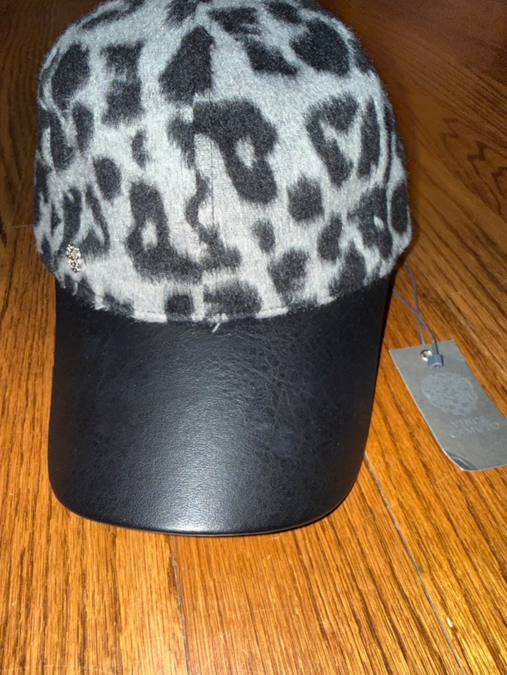 Vince camuto grey and black baseball hat with leopard print and leather brim NWT